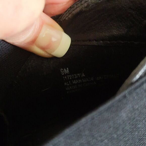 Maurices black & white slip on wedge booties, faux suede, size 9M - Picture 9 of 9